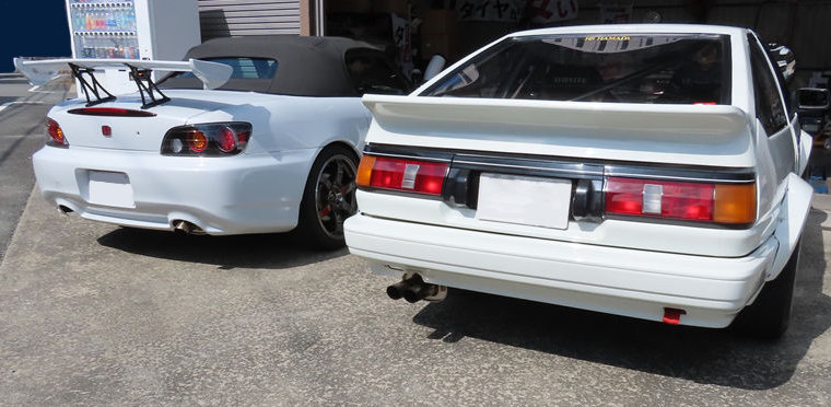 AE86とS2000のリア